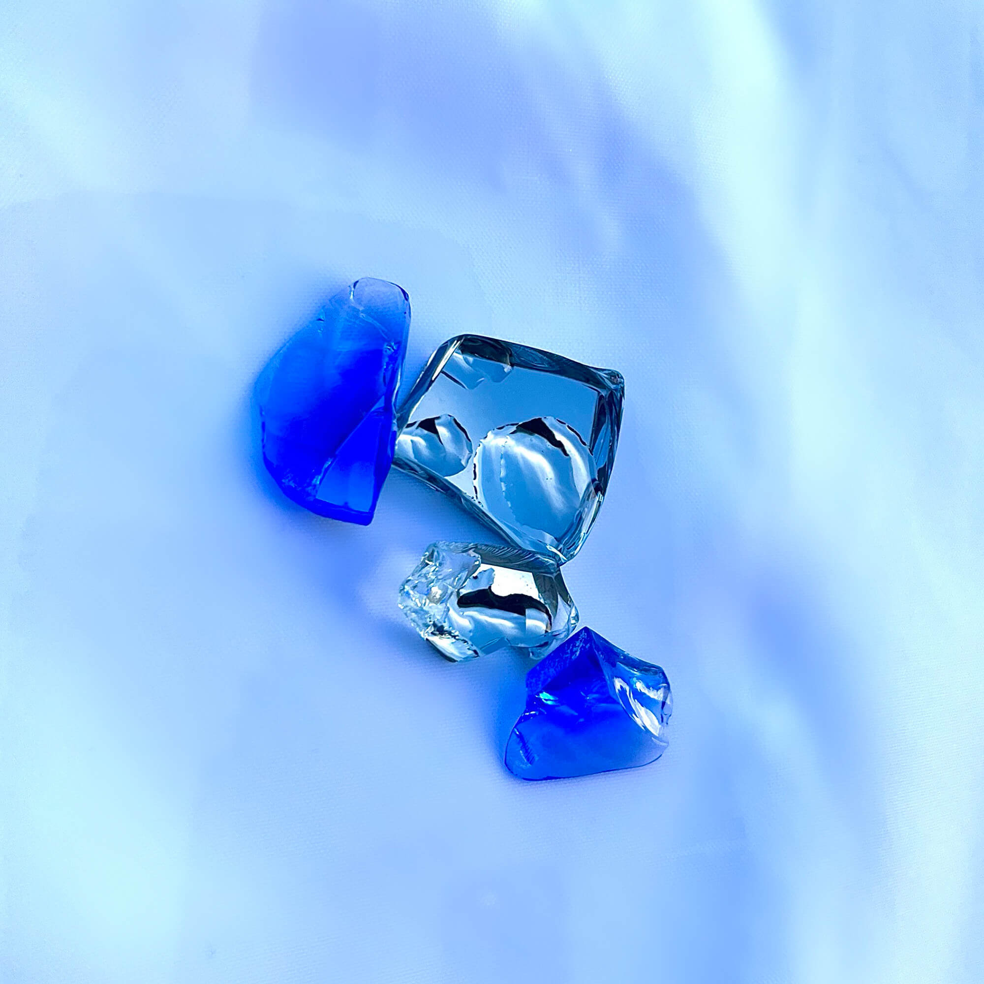 blue mirror fragments